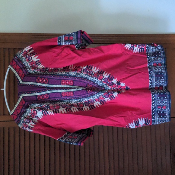 Bohemian top, length is over hips like a tunic. Nice black buttons and pockets. - Picture 3 of 3